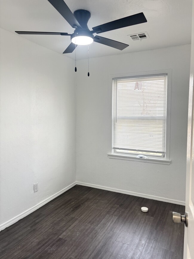 Building Photo - 4320 SE 43rd St