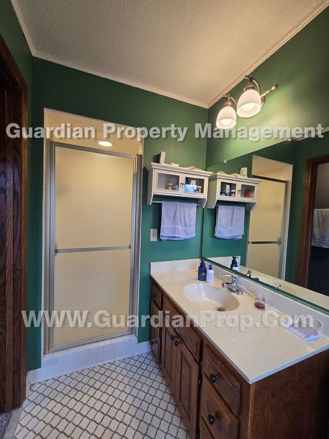 Building Photo - Coming Soon! Large Single-Family Home in Crystal, Owner suite W/ private balcony. 2nd deck and wa...