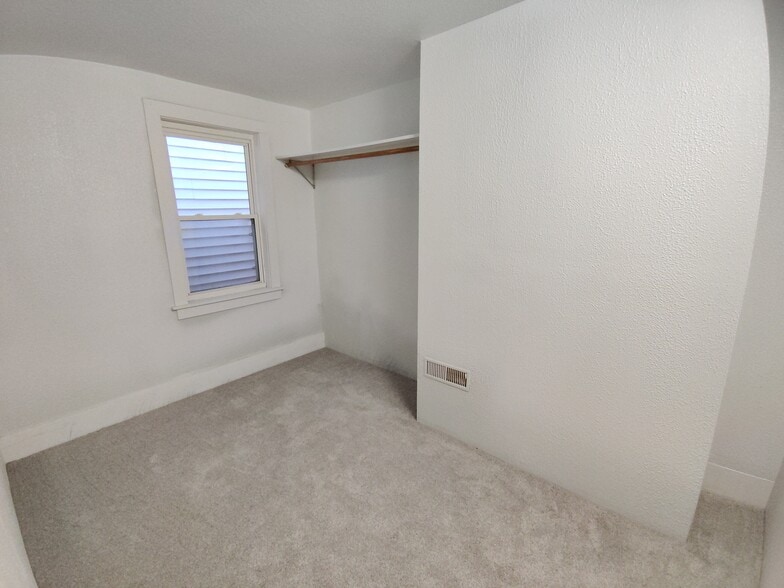 Building Photo - 6 S German St