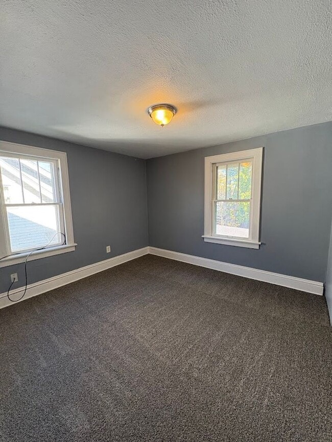 Building Photo - Four bedroom 2 full bath home for rent