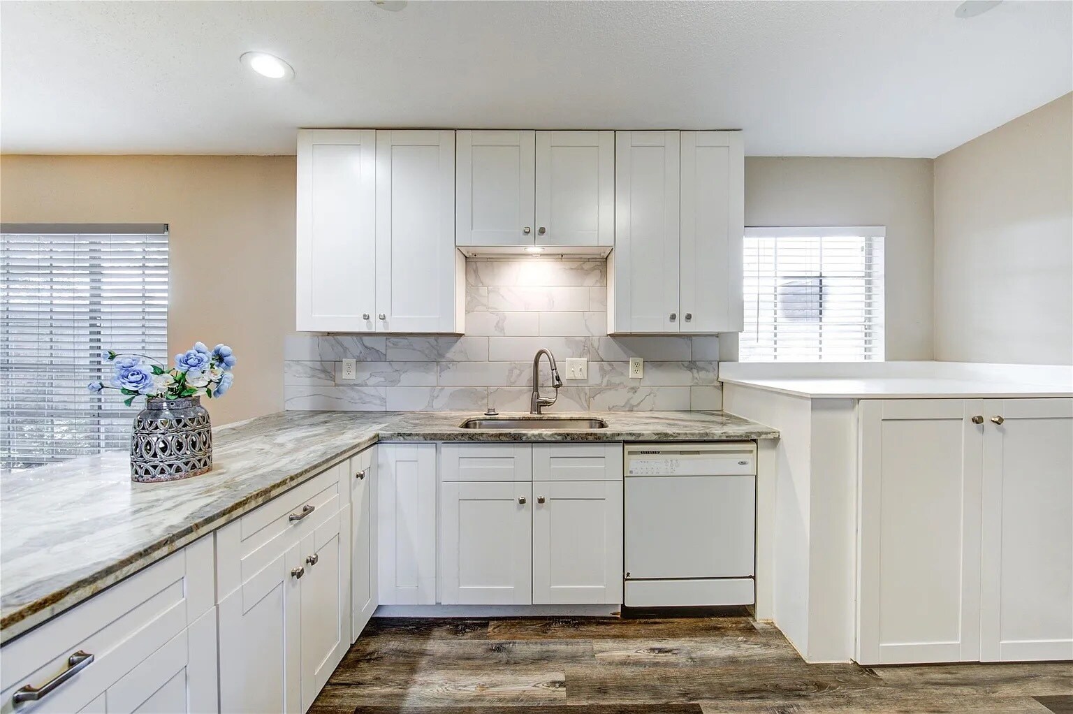 Stainless sink and appliances - 2101 Fountain View Dr