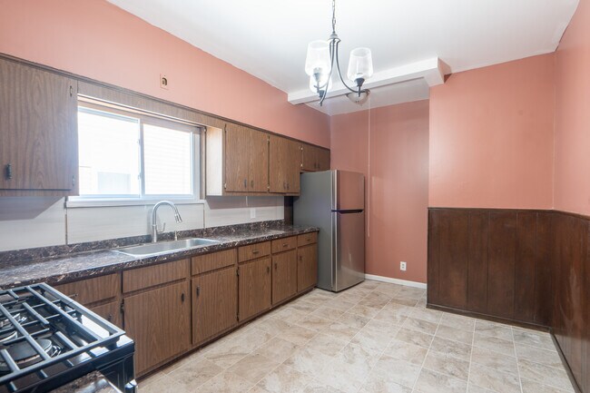 Building Photo - 107 Boyden Ave