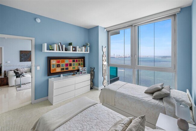 Building Photo - 1331 Brickell Bay Dr