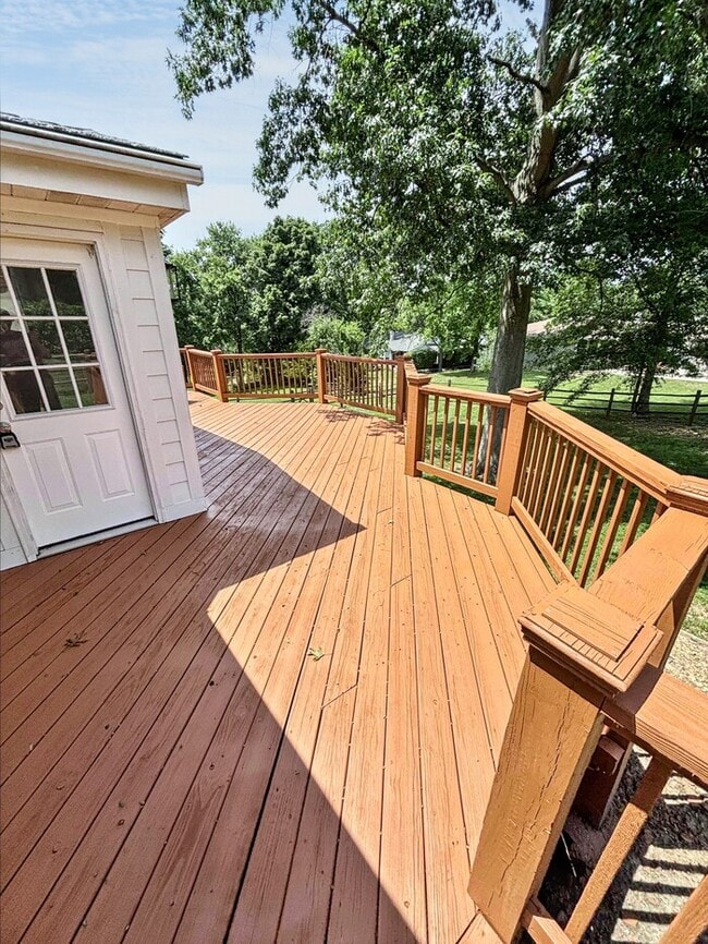Building Photo - 813 Big Bend Woods Dr