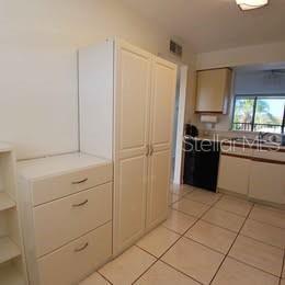 Building Photo - 1000 Cove Cay Dr