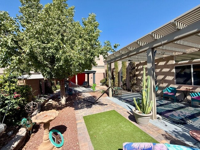 Building Photo - Single-Story Home with Solar, 3-Car Garage & Covered Patio