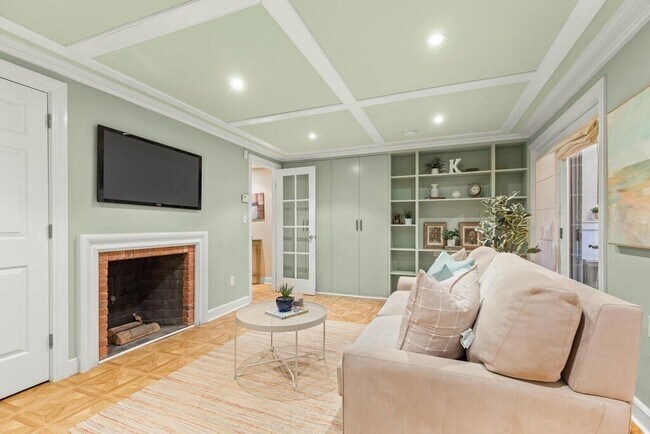 Building Photo - 49B Dana St