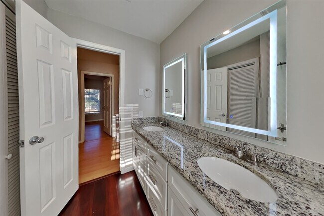 Building Photo - 7611 Round Grove Ln