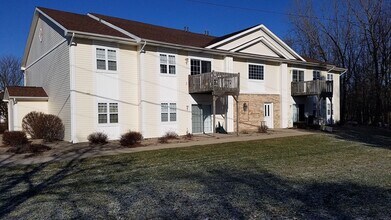 Building Photo - 8 Hickory Manor Dr