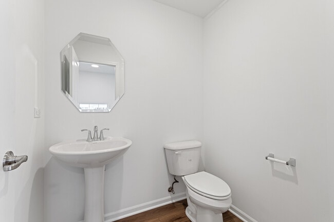 Building Photo - 14942 Dyer Ln