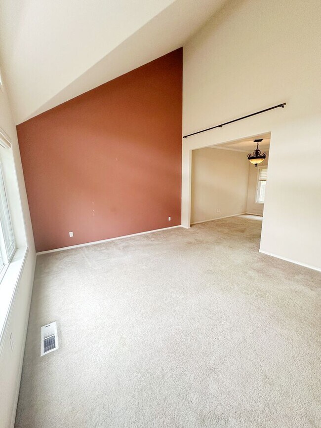 Building Photo - Gorgeous 4-Bedroom, 2.5-Bathroom House in ...
