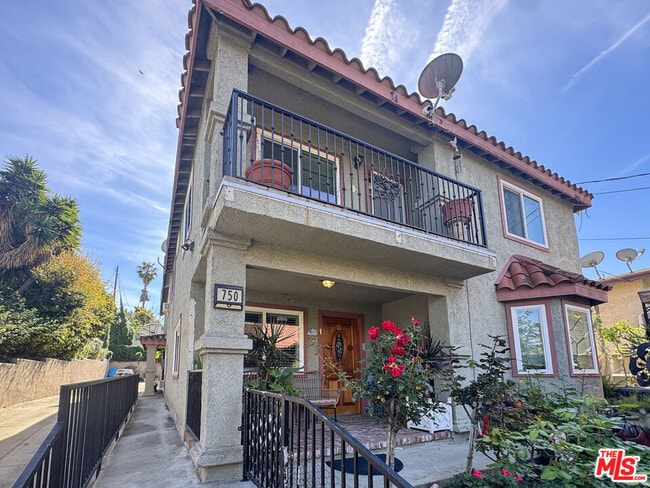 Building Photo - 750 Hyperion Ave