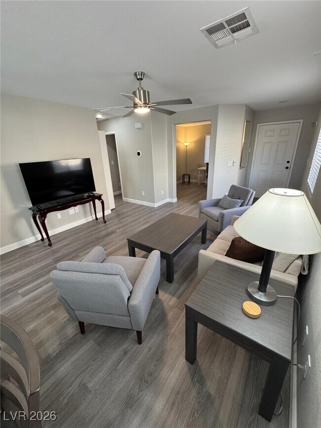 Building Photo - 2050 Towering Pines St