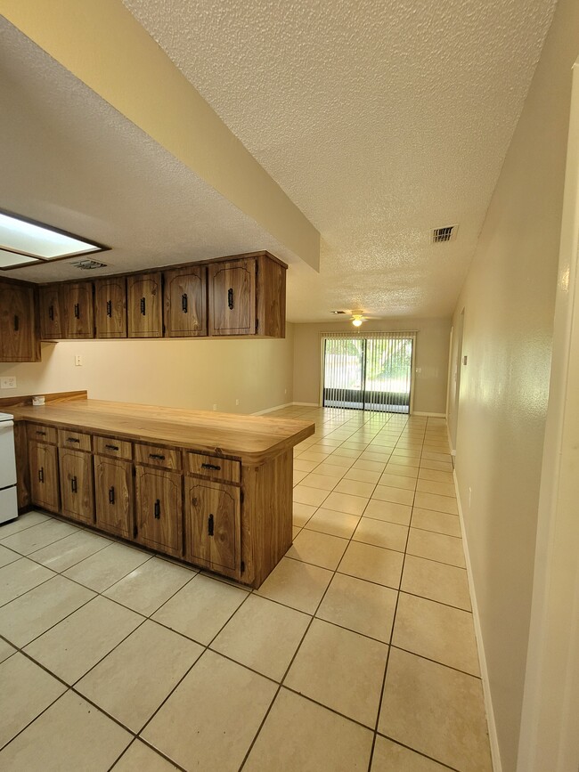 Building Photo - 8089 Omaha Cir