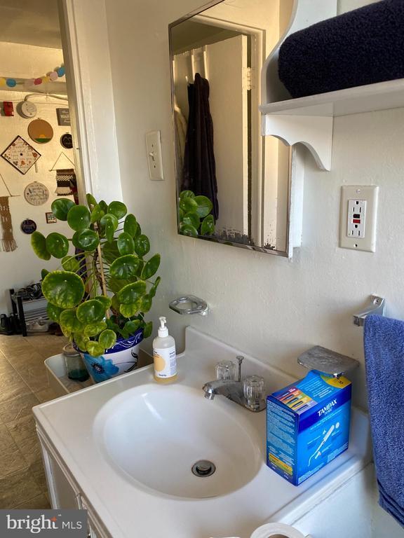 Building Photo - 931 S 12th St