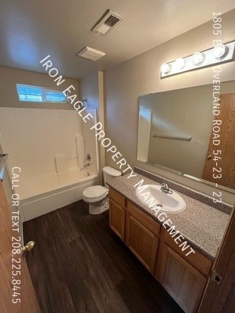 Building Photo - 1805 E Overland Rd