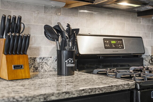 Building Photo - 160 E Berkeley St