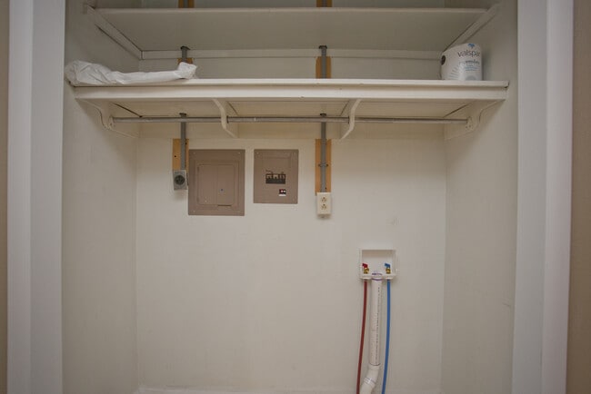 Building Photo - ***33 Sheneman Drive***