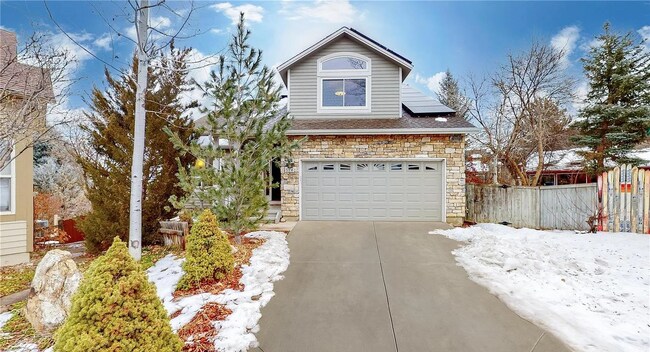 Building Photo - Stunning 5Bed 3.5Bath Modern Home on Spacious Lot in Quiet Boulder Cul-de-Sac