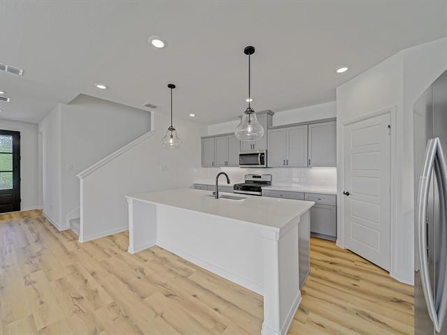 Building Photo - 1828 Holland Dr
