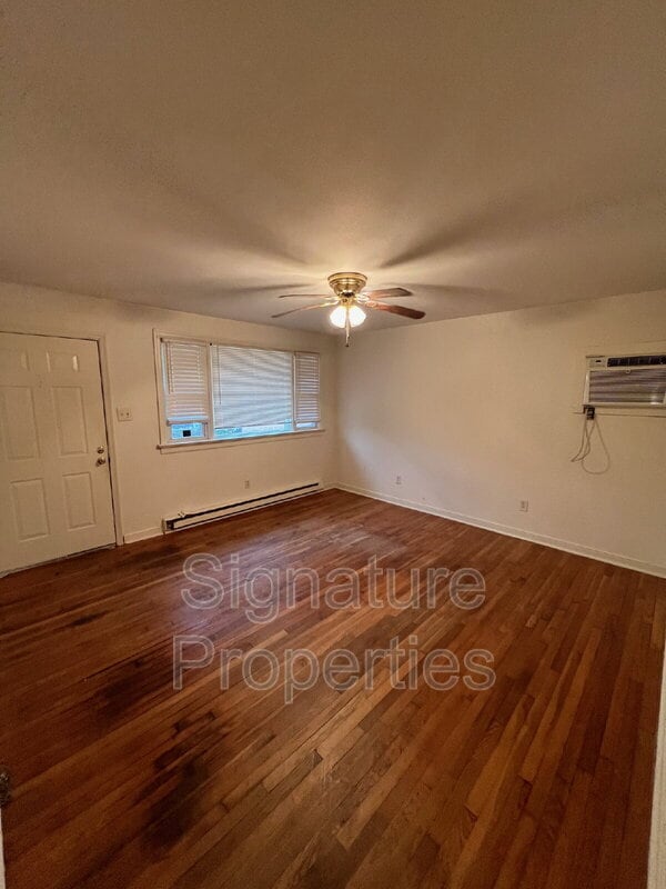 Building Photo - 208 N Cedar Ave