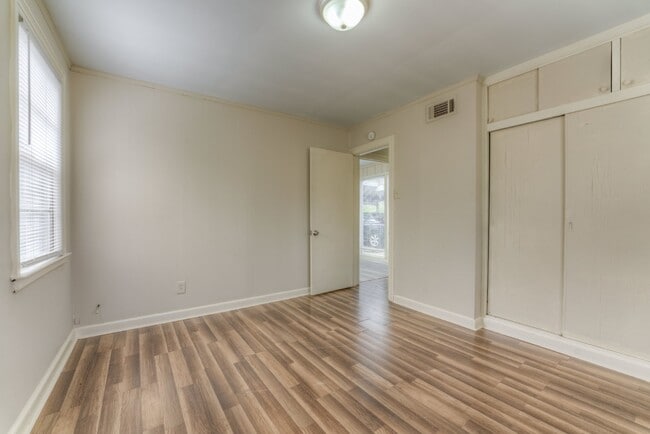 Building Photo - Limited Time: Qualified Tenants Get Half P...