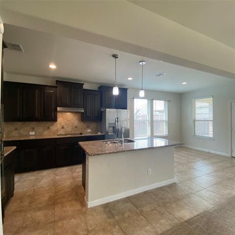 Building Photo - 527 Golden Bell Dr