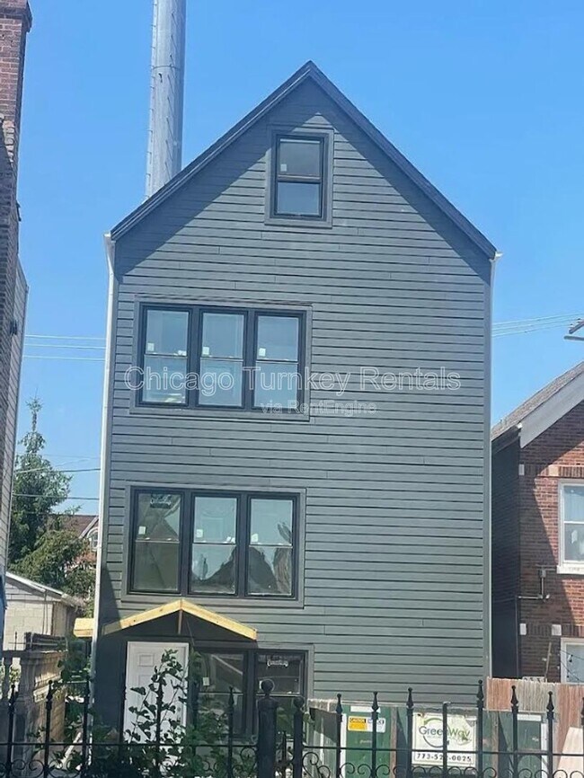 Primary Photo - 2336 S Troy St