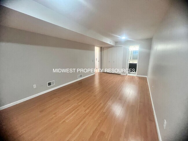 Building Photo - Refreshing & Tidy Lee's Summit Split for L...