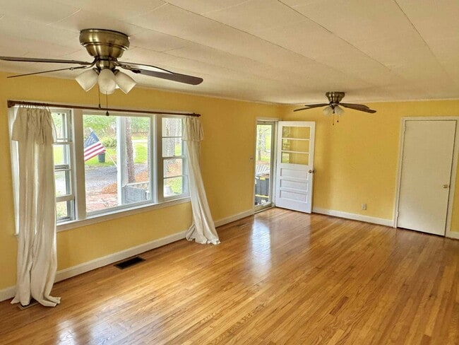 Building Photo - 360 Aiken Rd