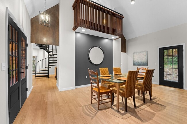 Building Photo - 211 Wendwood Dr