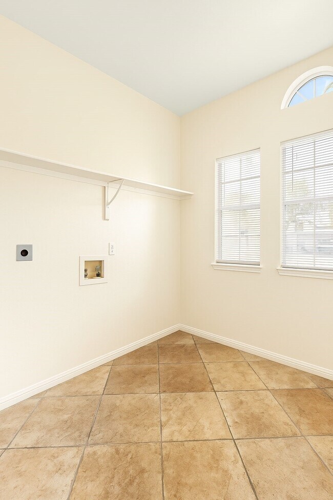 Building Photo - 6218 Paddle Wheel Dr