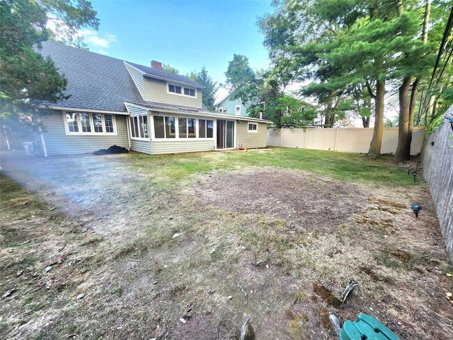 Building Photo - 18 Bamboo Ln