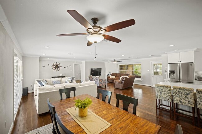 Building Photo - 4943 Cheena Dr