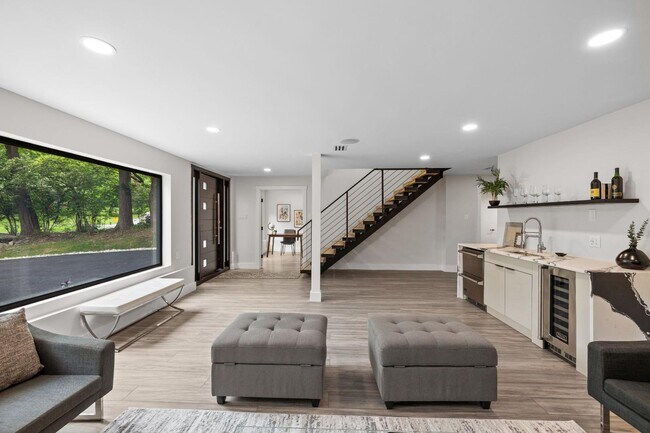 Building Photo - 354 Winding Wy