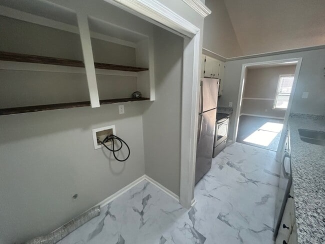 Building Photo - 207 Coronado Rd