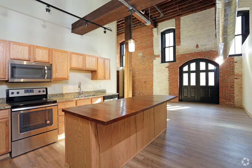 3BR, 2BA - 1,506 SF - Overview - Pershing Hill Lofts