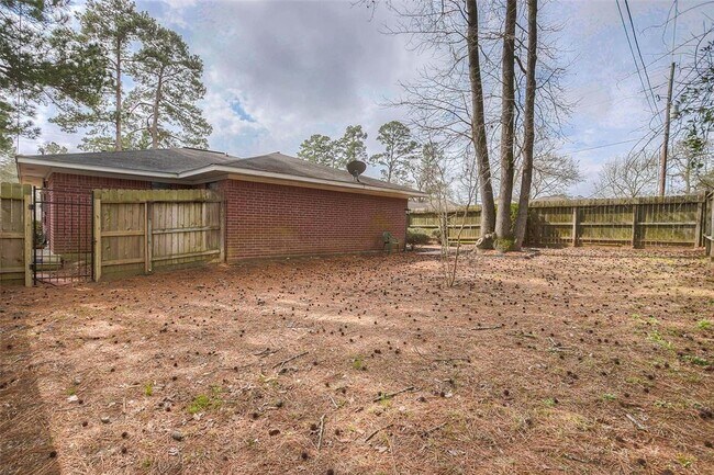 Building Photo - 3011 Sand Dr