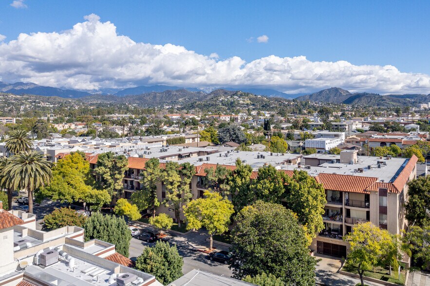 Building Photo - 310 N Jackson St