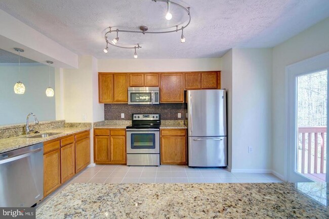 Building Photo - 14510 Mayfair Dr