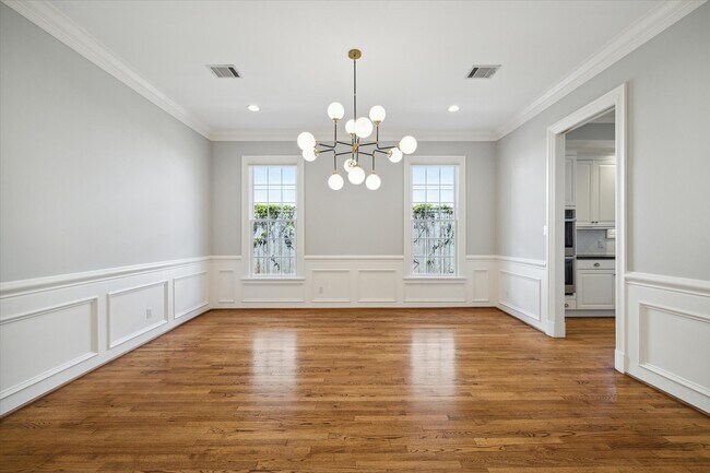 Building Photo - 6433 Sewanee Ave