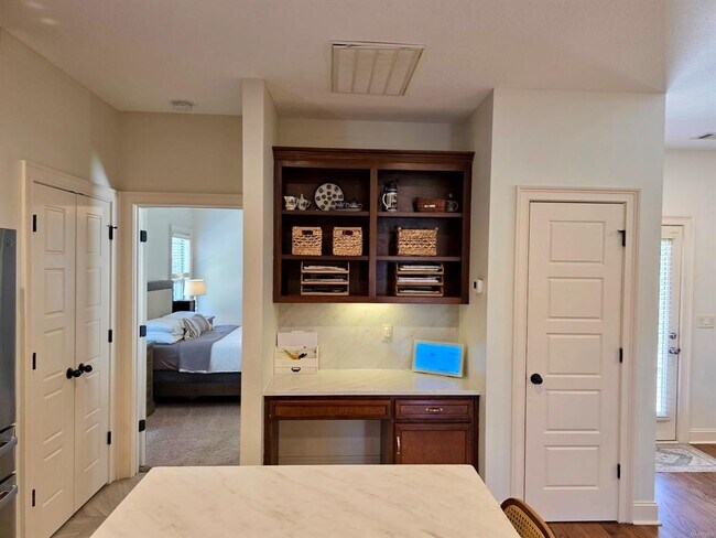 Building Photo - 37 Emerald Dr