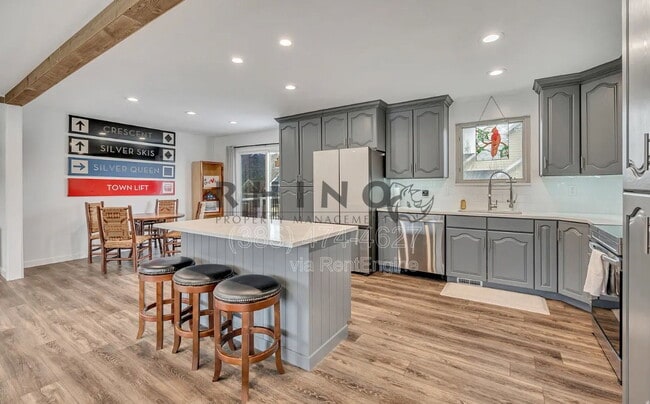 Building Photo - 9218 Laura Anne Wy.