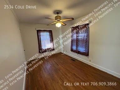 Building Photo - 2534 Cole Dr