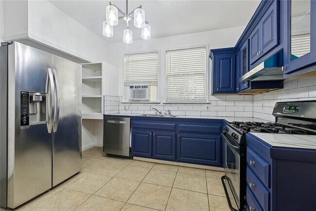 Building Photo - 2646 Jonquil St
