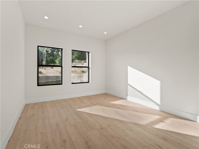 Building Photo - 3810 Locke Ave