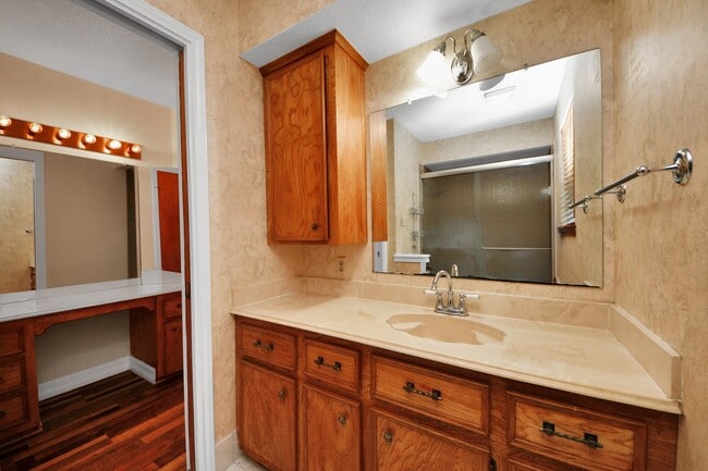 Building Photo - 8407 Kirchner Rd