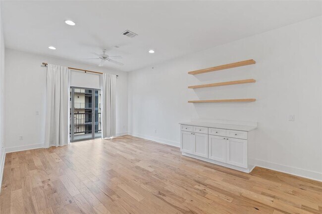 Building Photo - 908 Nueces St