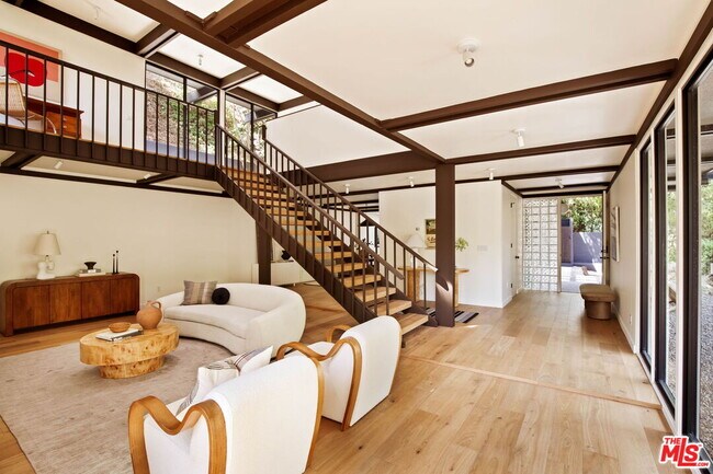 Building Photo - 5649 Valley Oak Dr