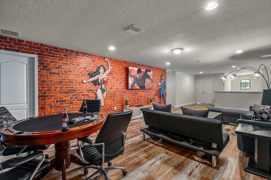 Building Photo - 1626 Lima Ave